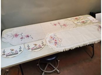 Lot Of 7 Vintage Pieces Of Embroidered Linens, Decorative Table Covers & Panels Up To 50'