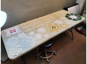 Lot Of 22 Vintage Crocheted & Lace Doilies & Decorative Panels, Up To 20'D, Including Panels W/ Spiral Pattern