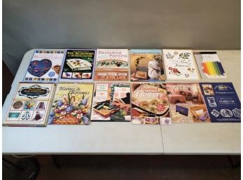 Lot Of 12 Books About Decorative Painting, Stenciling, Country Style, Flowers, Technique, Color, Etc.