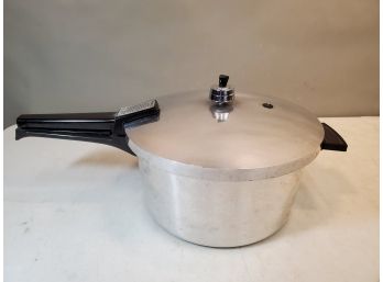 Presto 01/PCC6 Pressure Cooker, 6 Quart, Complete