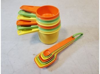 Vintage Tupperware 6 Pc Nesting Measuring Cups & 7 Pc Measuring Spoons, Orange Green Yellow