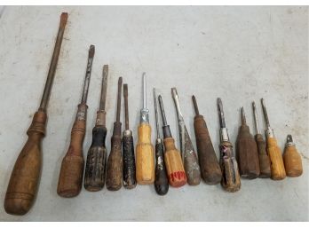 Lot Of 15 Vintage Wooden Handle Screwdrivers, 18' Long Max