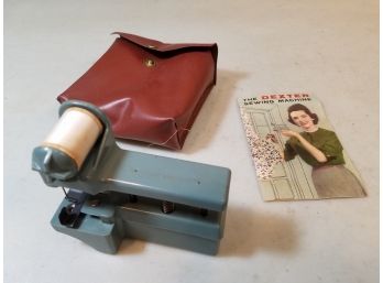 Vintage Dexter Hand Operated Sewing Machine In Vinyl Case With Manual