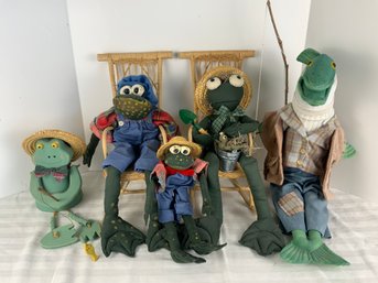 Fun And Humorous Stuffed Frogs With Chairs, Fishing Fish,  Fishing Frog Decor