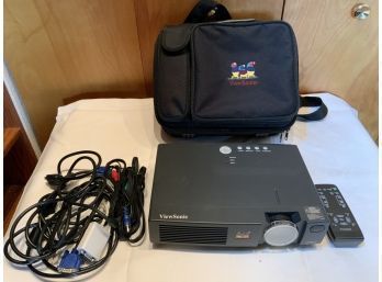 View Sonic LCD Projector PJ551
