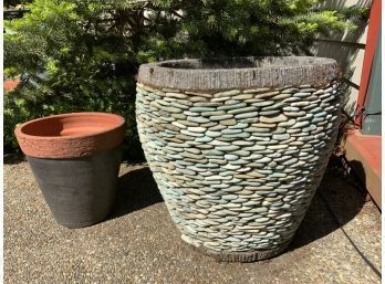 River Pebble Concrete Pot W/ Terracotta Pot