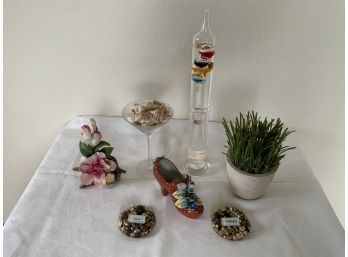 Assorted Decorative Pieces