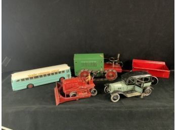 Tinplate And Die-cast Toys Bing Dinky Supertoys Structo Tractor Trailer
