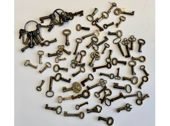 Large Antique Vintage Skeleton Key Collection