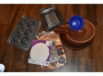 Miscellaneous Bakeware And Bowls