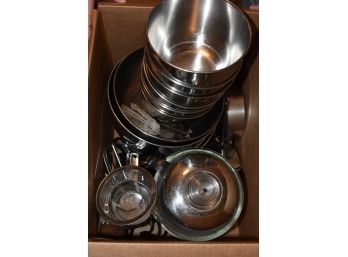 Miscellaneous Bowls/cups/coffeepot Beaters