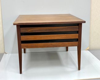 Stylish Mid Century Modern Side Table With Lable