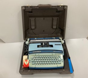 Vintage Retro CORONET Super 12 Typewriter