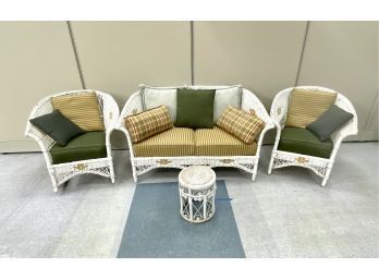 Excellent Quality Antique Wicker Set With Gorgeous Seats And Pillows