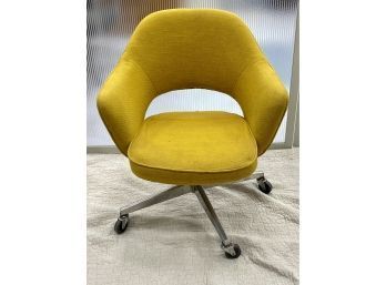 Mid Century Modern Knoll Saarinen Style Chair