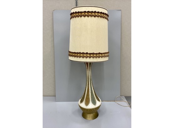 Mid Century Modern Lamp With  Shade