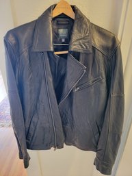 Sak's Fifth Avenue Fine Leather Jacket - Men's Size Large - Zipper Sleves  - 2 Inner Pockets -buttery Soft