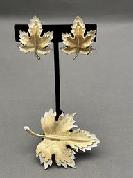Vintage Sarah Coventry Natures Choice Maple Leaf Brooch And Clip Earrings Brushed Gold And Silver Tone 1960s