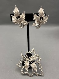 Vintage Emmons Silver Tone Leaf Brooch/pin And Matching Clip Earrings