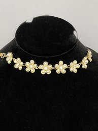 Vintage Coro Flower Gold Tone Bracelet With Faux Pearl Petals And Rhinestone Centers 7.5' Long Light Weight