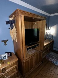Bedroom Set: King 4-Poster Bed, (2) Chest Of  Drawers With Mirror, (2) End Tables,  Entertainment Center, Vanity With 2 Stools  (Poor Condition) (No Mattress) Winning Bidder  Can Take Any Part Of The Lot And Abandon The