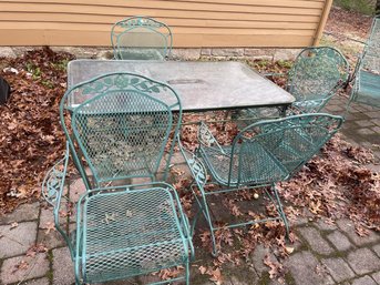Outdoor Green Iron Table With (4) Chairs