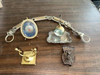 Lot - 4 Watch Holder, Large Chain