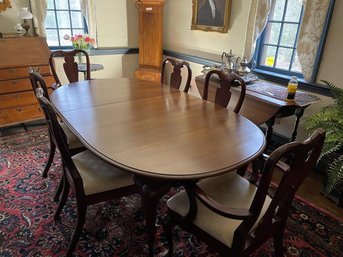 Cherry Dinning Room Set, Oval Table With (2)  Arm Chairs & (4) Side Chairs