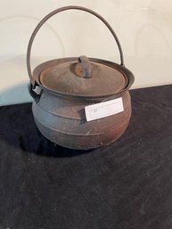 Cast Iron Tri Foot Pot With Handle & Cover,  7' Tall X 9' Diameter
