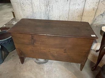 Blanket Chest, Lift Top, 6 Board Pine, Boot  Jack Ends, 27' Tall X 44' X 18' Deep
