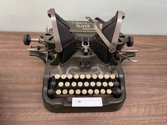 Oliver Standard Visible Black Typewriter, Chicago