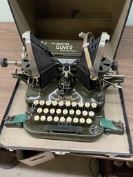 Oliver Typewriter, Green, Chicago, Original Case