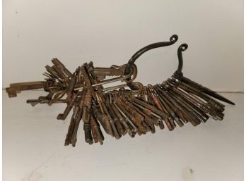 Lot Of 50 Keys, Skeleton And Others