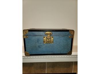 Doll's Trunk With Doll Clothes, Trunk Is Painted Blue, Missing Handles, Some Clothes Are Stained And Dirty, Tr