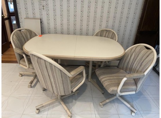 Kitchen Table With (4) Chair, Poor Condition