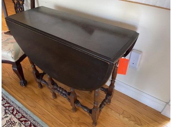 Drop Leaf Gate Leg Table With 1 Lower Drawer
