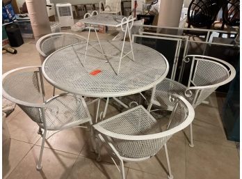Metal Outdoor Table 42' Diameter& (4) Chair Set With (2) Small Side Tables