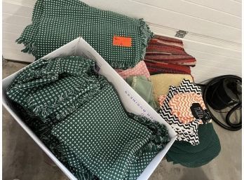 Linen Lot: Table Clothes, Runners, Napkins, Placemats, Etc.
