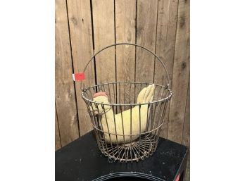 Metal Egg Basket With Handle & Fabric Stuffed Chicken
