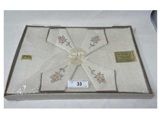 8 Piece Linen Lunch-In Set With 4 Napkins & 4 Placemats, New In Box