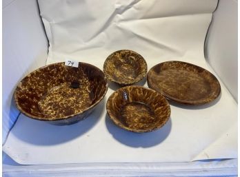 4 Bennington Pieces: Pie Plate (cracked) Bowls (chipped)