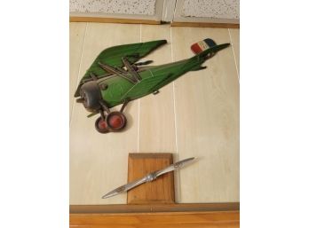 3 Iron Wall Motif Airplanes And 1 Small Propeller Decoration