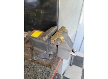 Bench Vise, 4' Jaw