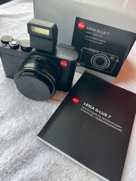 LEICA D-LUX 7 Camera