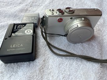 LEICA D-LUX 2 Camera