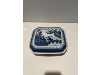 Mottahedeh Blue Canton Square Covered Vegetable Dish 1 Of 2