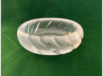 Lovely Lalique France Glass Crystal Yseult Oval Shaped Bowl Signed