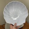 White Ceramic Serving Dish With Wire Rack & 2 Clam Plastic Bowls