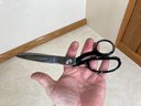 Big Sewing Scissors & Vintage Pinkers