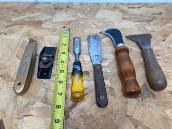 Assortment Of Tool Knives